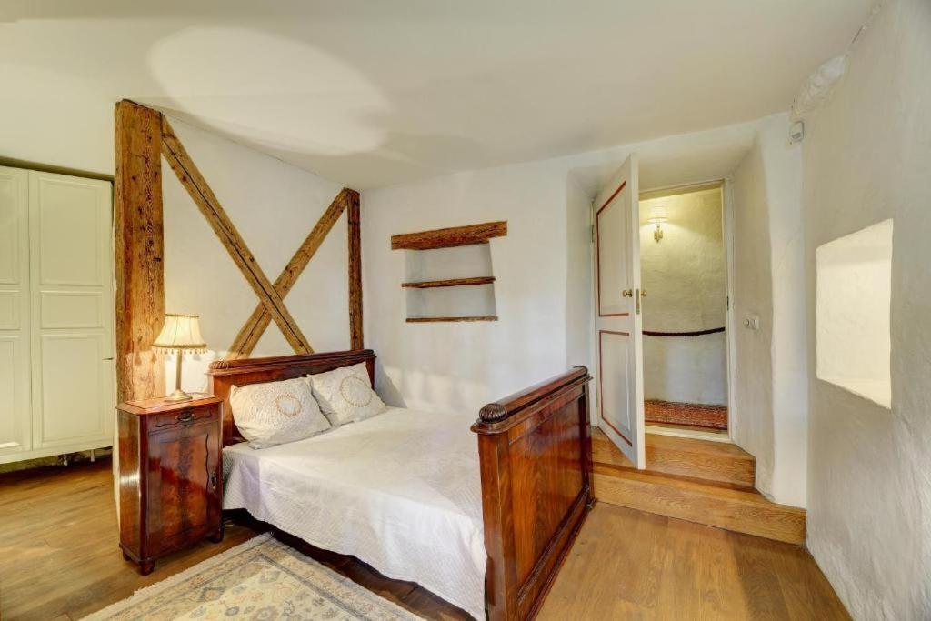 Апартаменты Cozy Old Town Historic House *